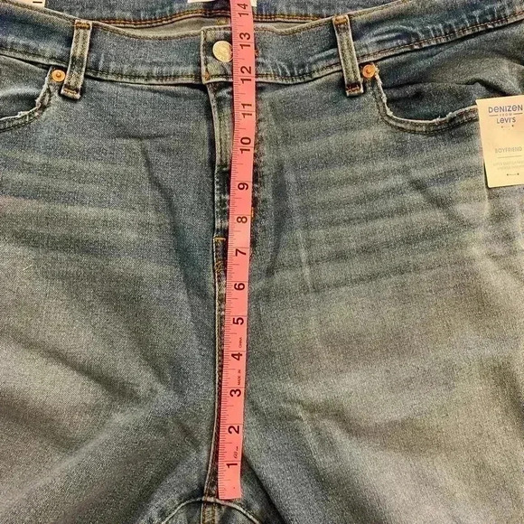 Levi’s Women’s Boyfriend Crop High Rise Distressed Denizen NEW size 20 - Picture 8 of 14